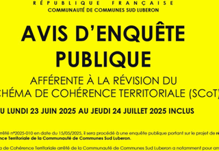 Photo de l'entête de l'enquèête publique : ASSURER LA CONTINUITÉ ÉCOLOGIQUE DE L’EZE VERS PERTUIS EN L’INTÉGRANT SUR LA CARTOGROPHIE DE LA TRAME BLEUE  Intégrer l’Èze dans la Trame bleue du territoire, à l’aval de La Tour d’Aigues, dans sa continuité vers Pertuis : la Région PACA a légitimement demandé à ce que soit complétée la Trame verte et bleue par des continuité avec les territoires voisins notamment  « le long de l’Eze » (vers Pertuis) (réserve numéro 4 de la Région PACA dans son avis du 19 mai 2025)  Cette omission a été relevée par la Région PACA qui a émis une réserve spécifique à cet égard (Avis émis par la Région PACA sur le SCOT Sud Luberon (page 18) :  Nous souhaiterions que la continuité bleue de l’Èze avec le territoire voisin (Pertuis, commune par laquelle l’Èze afflue à la Durance) figure à la cartographie du Document d’Orientation et d’Objectif.