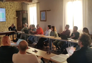 Photo du conseil municipal réunit le 2 avril 2026.